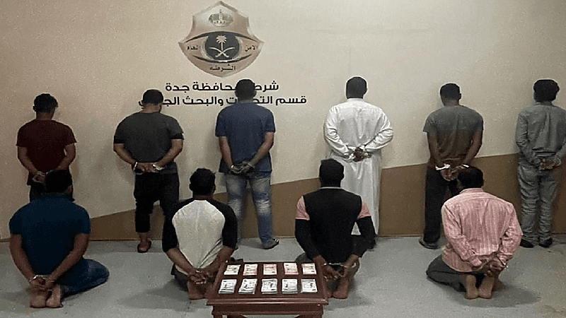 القبض على 10 أشخاص سرقوا كيابل كهربائية بجدة