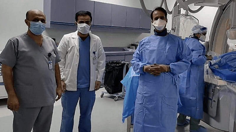 استشاري يكشف تفاصيل تركه صلاة العيد لإنقاذ مريض