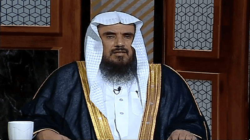 "الخثلان" يوضح حكم قول "حرمًا" بعد كل صلاة (فيديو)