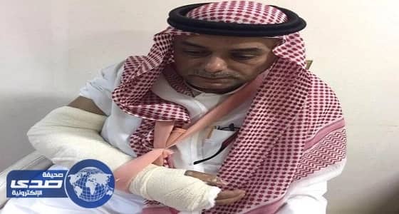 علقة ساخنة لمعلم من ولي أمر طالب