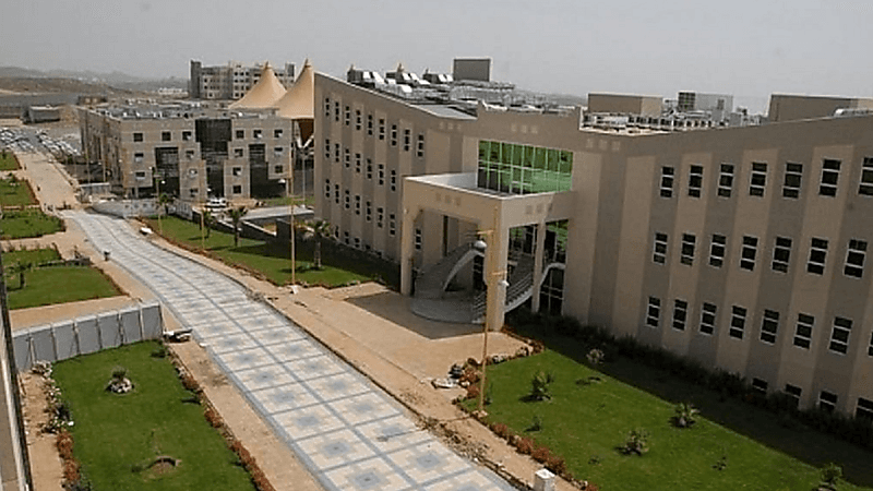 جامعة الملك خالد تتيح خدمتي "تغيير القبول" و"القبول الفوري" للمتقدمين