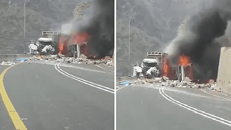 بالفيديو.. نشوب حريق في مركبتين إثر حادث تصادم بعقبة شعار