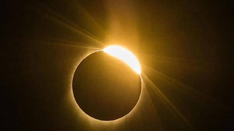 "فلكية جدة": كسوف حلقي للشمس غير مشاهد بالوطن العربي الخميس المقبل