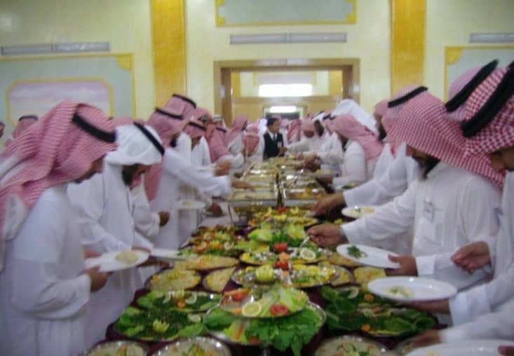 رسالة "واتس آب " خاطئة تٌكبد مواطن كثير من الأموال بحائل