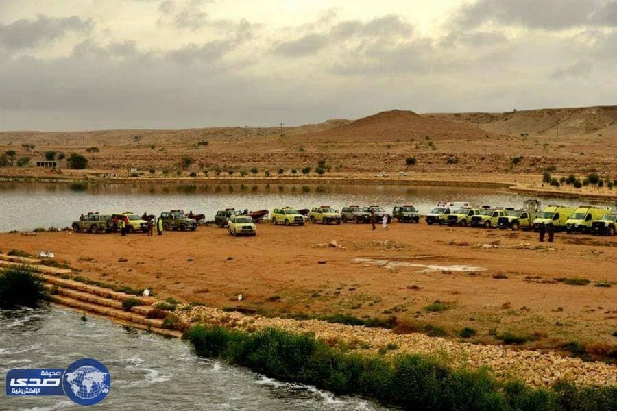 صورة تذكارية وراء سقوط فتاة الحائر في البحيرة