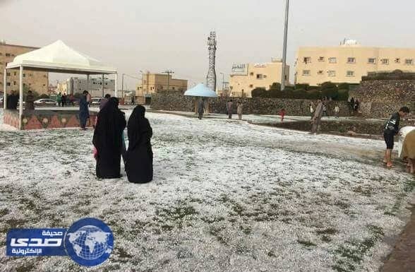 البكيرية تشهد أمطار غزيرة مصحوبة بزخات كبيرة من البرد