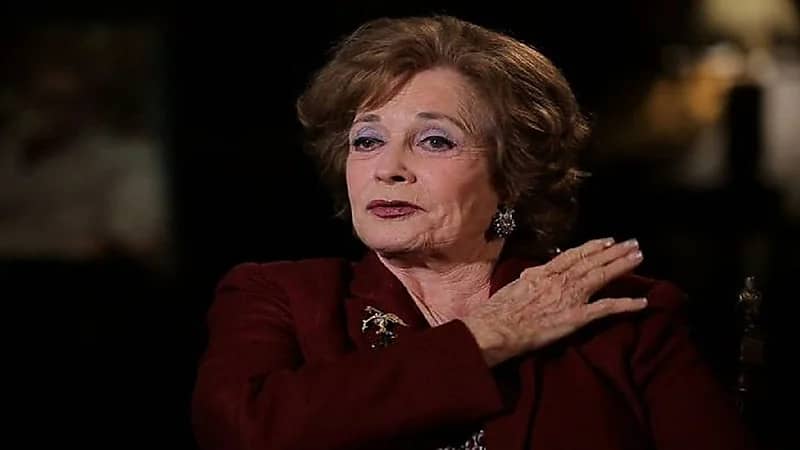 مصر تشيّع جثمان جيهان السادات في أول جنازة عسكرية تقام لسيدة