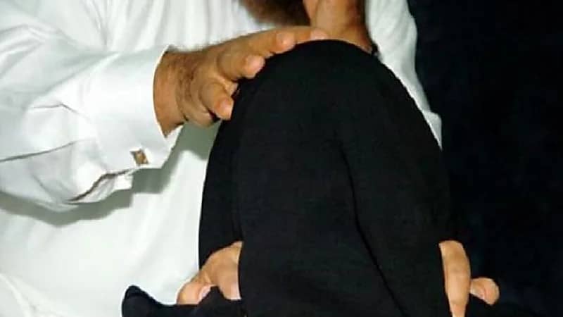 استشاري قلب يحذر من إجراء خطير يقوم به "الرقاة" على المصاب