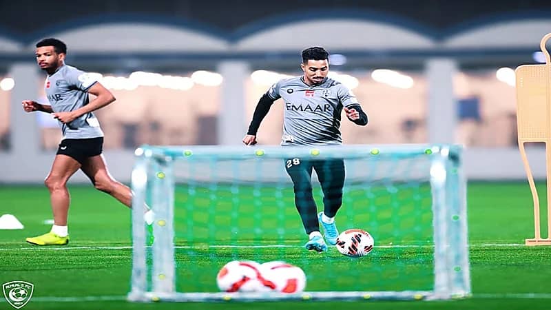 الهلال يجري مرانه الرئيسي استعدادا لمواجهة الاتحاد "صور"