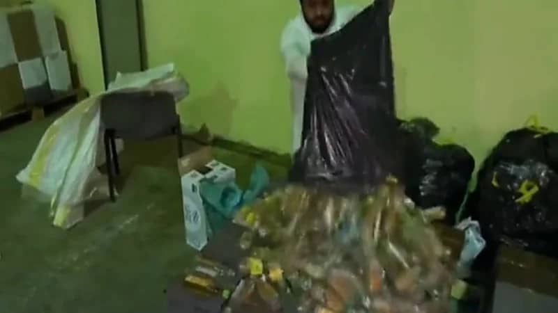 شاهد.. التجارة تطيح بمواطن حول مستودعه لغش المنتجات الغذائية في الرياض