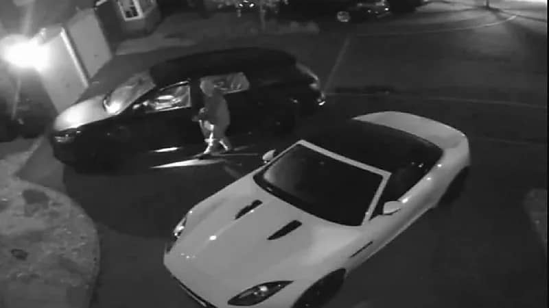 لص يغفو داخل مركبة حاول سرقتها