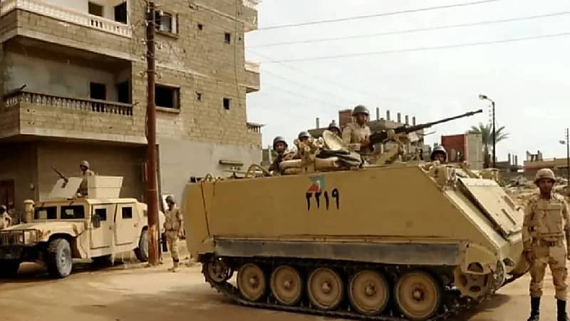 بينهم متورط بتفجيرات طابا.. الجيش المصري يصفي 3 قيادات داعشية في سيناء