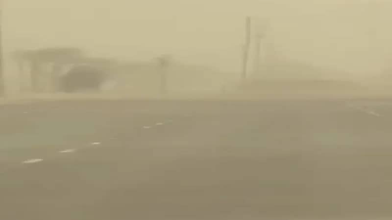 شاهد.. أجواء غبارية في الأحساء 