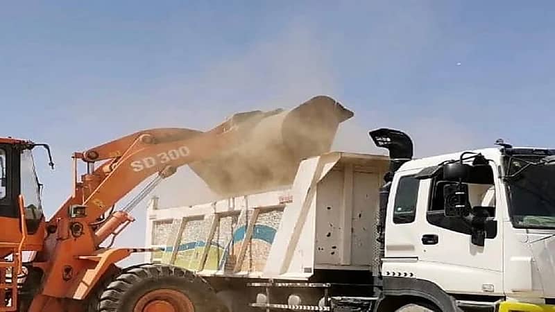 بالصور.. إزالة أكثر من 48 ألف طن من مخلفات المباني بالطائف