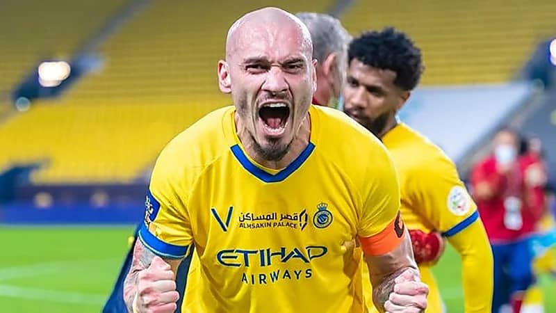 نصراوي سابق يقترب من العودة لدوري المحترفين