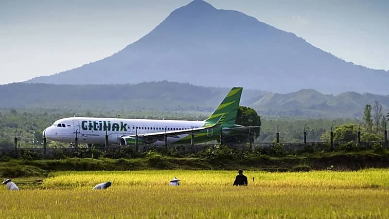 طيار إندونيسي ينقذ الركاب من كارثة جوية ويموت