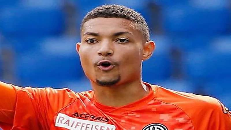 أبها يفسخ عقده مع باومان