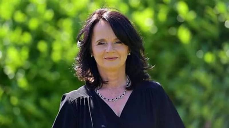 بسبب سؤالها عن عمرها..  محكمة تعوض سيدة بـ5 آلاف دولار في أيرلندا