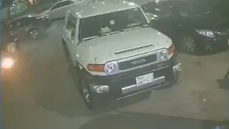 شاهد .. لحظة انفجار "سكوتر" في شارع عام بسكاكا بعد إخراجه من مركبة بثوانٍ