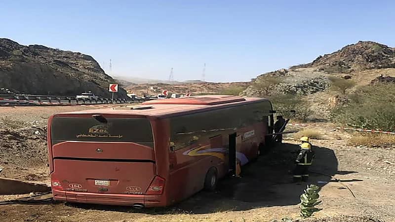 إصابة 38 شخصًا في حادث تصادم باص بالطائف