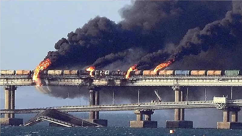 روسيا تحدد مدة إصلاح جسر القرم