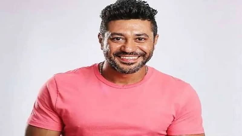  محمد عز يحسم الجدل بشأن طرده صاحب واقعة محل الكشري من موقع التصوير