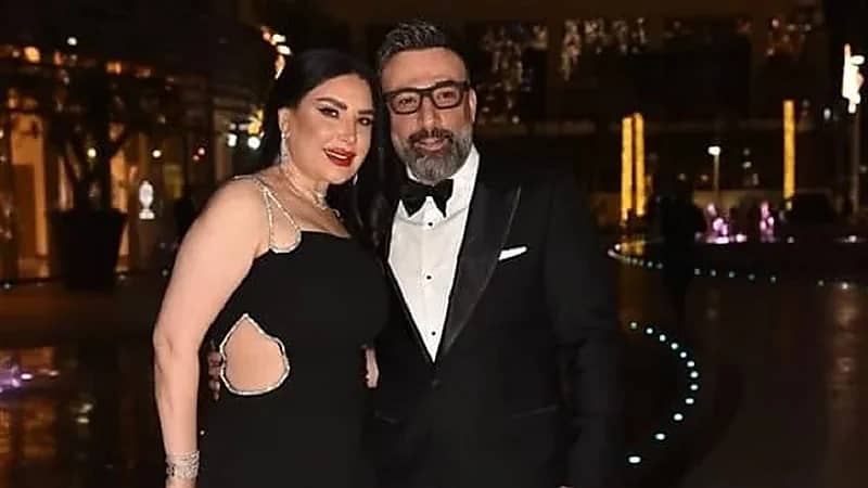 عبير صبري ترد على مغازلة زوجها: "نور حياتي أنت"