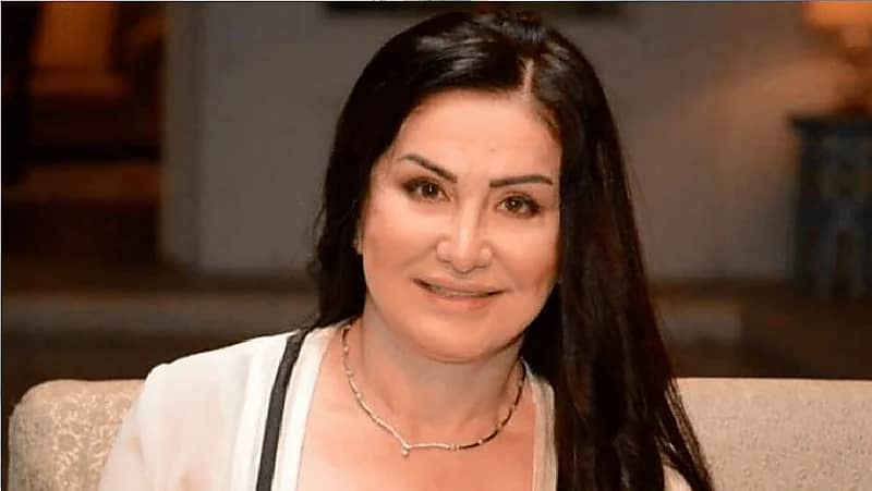 بالفيديو .. الفنانة السورية وفاء سالم تعلن اعتزالها التمثيل