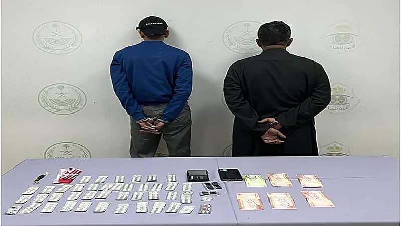 القبض على مواطنين بحوزتهما مواد مخدرة بالرياض
