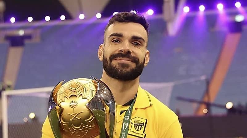 ناديان برازيليان يراقبان وضع هنريكي مع الاتحاد