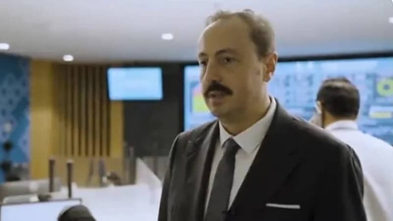 شاهد.. زيارة السفير التركي لدى المملكة لمستشفى الصحة الافتراضي في الرياض