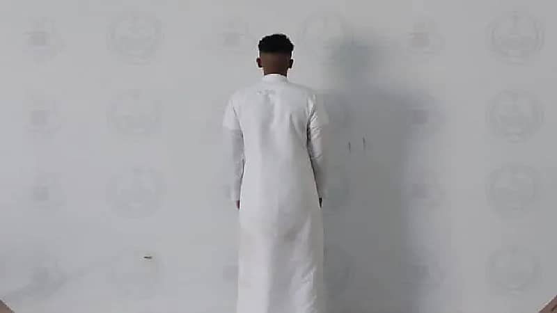 ضبط مواطن لمضايقته وإيذاء المارة وتعطيل السير بمكة