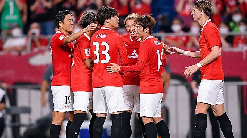 لمواجهة الهلال .. أوراوا يكشف عن قائمة الفريق المغادرة إلى الرياض