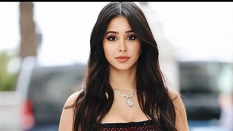 شاهد.. أسيل عمران تبهر جمهورها بإطلالة جذابة 