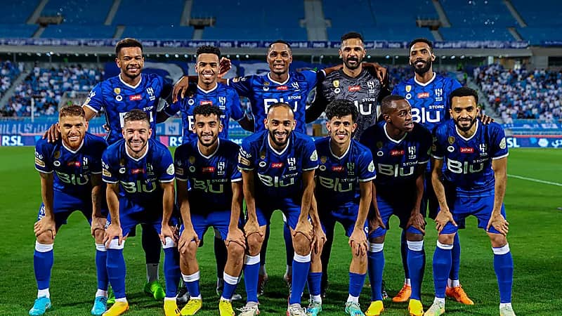 الهلال يؤجل حسم مصير الثلاثي المحترف