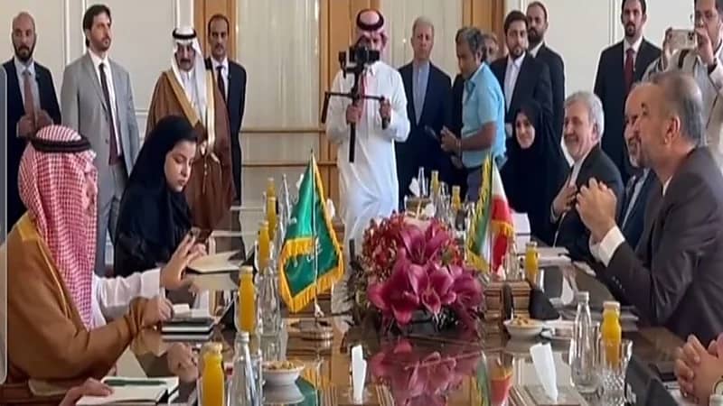  جلسة مباحثات ثنائية بين الأمير فيصل بن فرحان ووزير الخارجية الإيراني في طهران ⁧..فيديو 