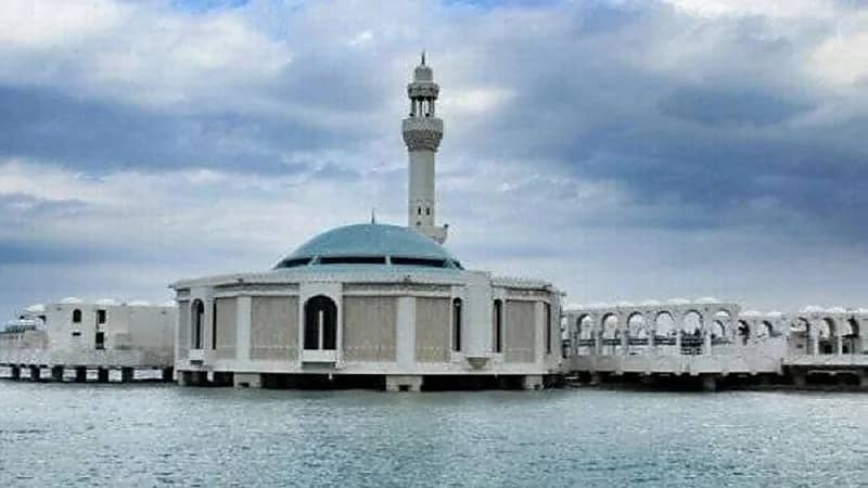 السماح باستخدام منارات المساجد كمواقع لأبراج الاتصالات اللاسلكية