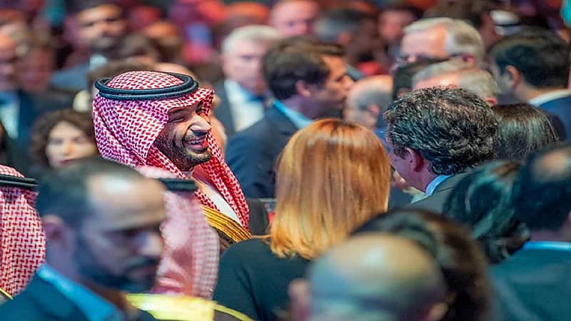 لاكسبرس الفرنسية: حفل إكسبو تحول لقصر سعودي لحظة دخول ولي العهد.. فيديو