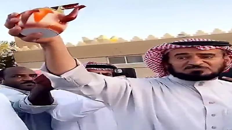 5 آلاف ريال ثمن براد شاهي في مزاد علني بالرياض .. فيديو