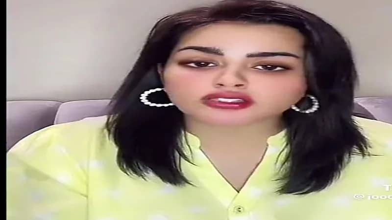 هديل العتيبي عن عدم قيادتها للسيارة :عندي عقدة.. فيديو