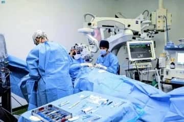 فريق طبي ينجح في إعادة البصر لمريض سوداني بالمدينة