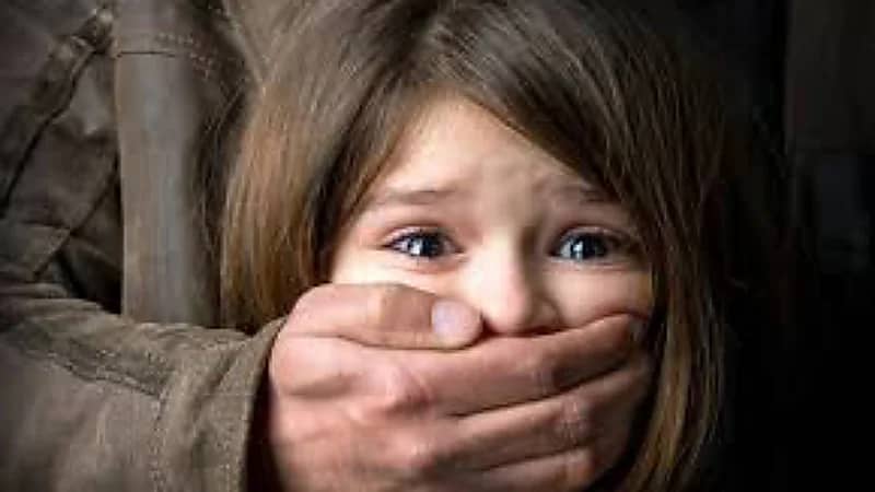 عامل ينهي حياة ابنة شقيقه للاستيلاء على أسورتها الذهبية