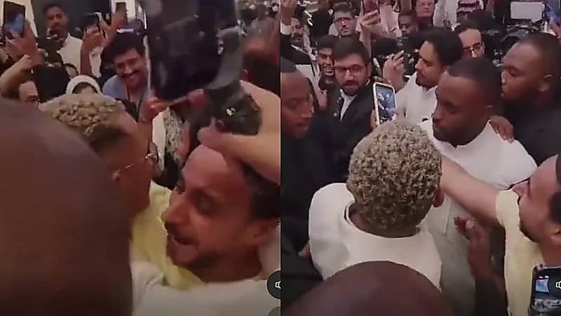 بكاء معجب من الفرحة لحظة رؤيته لـ محمد رمضان  .. فيديو