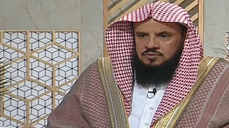 حكم قبول المعلم هدايا من طلابه..فيديو