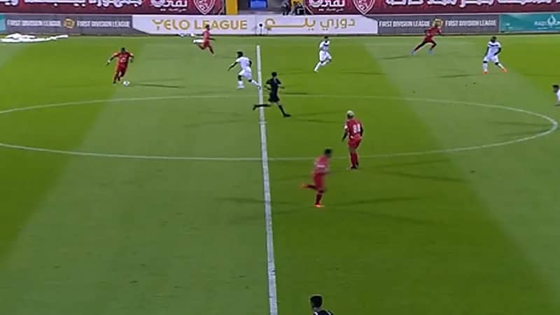 هدف تاريخي من منتصف الملعب في مرمى هجر..فيديو