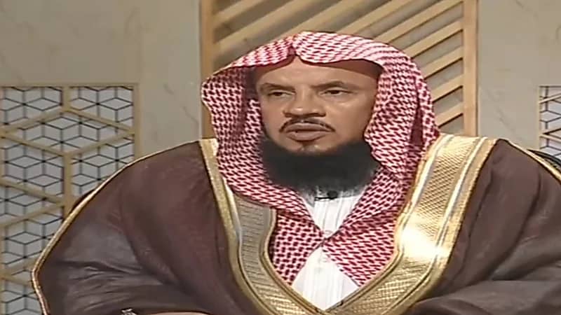 سعد السبر يوضح حكم مصافحة المرأة للرجال الأجانب.. فيديو