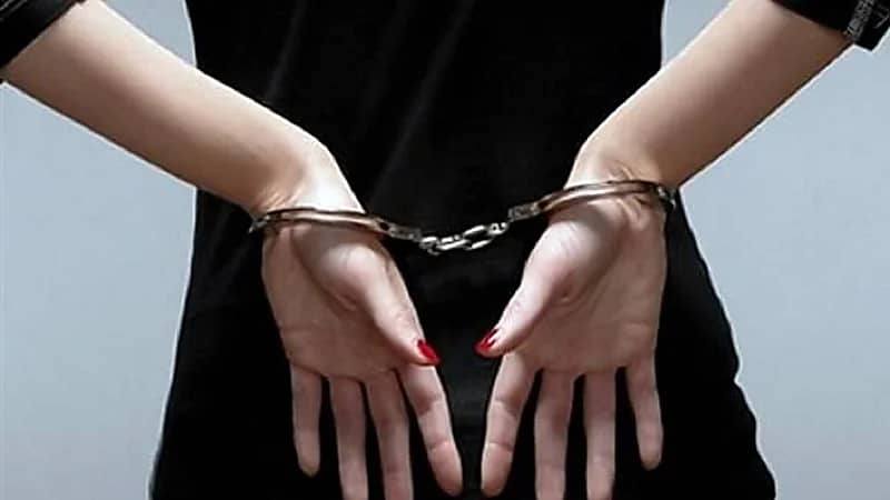 السجن المشدد لسيدة استأجرت شابا لتهديد زوجة ابنها