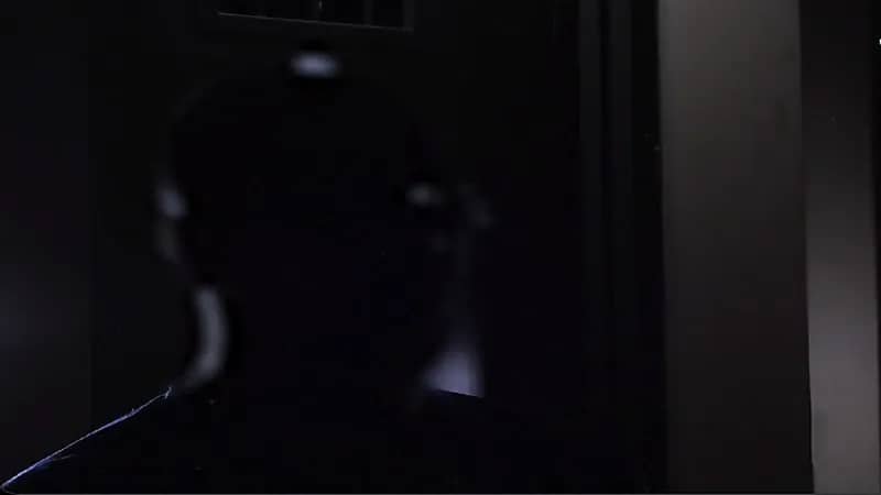 سجين بسبب المخدرات: ما لي وجه اتصل على زوجتي وعيالي..فيديو