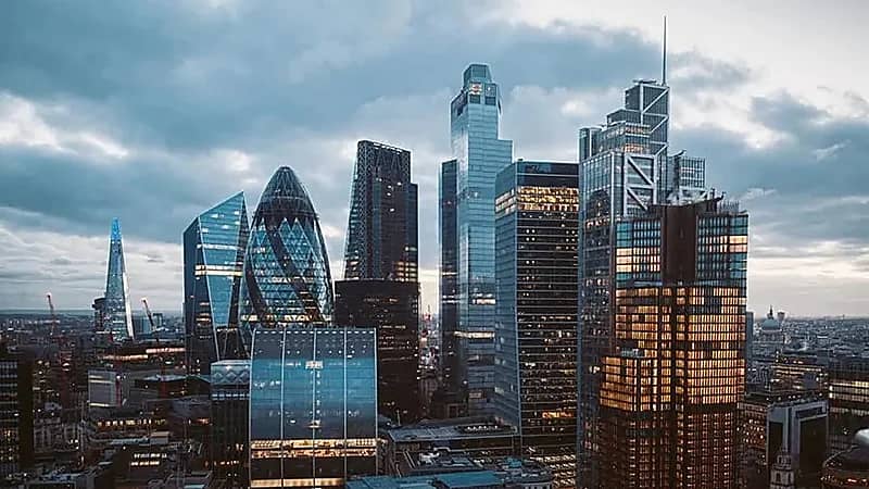 نيوم تفتتح مكتبها الدولي الأول في بريطانيا