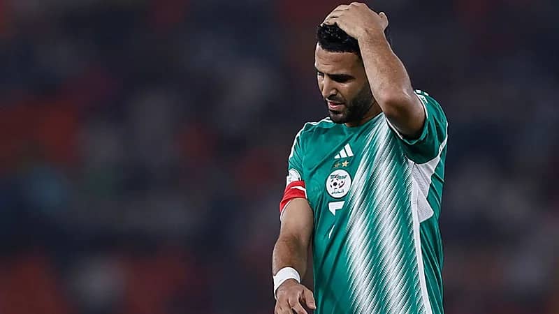 ردة فعل رياض محرز بعد الخروج من أمم إفريقيا .. فيديو